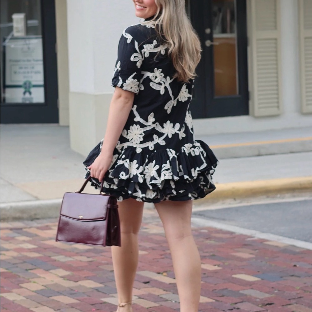 NWT Savannah Taylor Black Embroidered Floral Ruffle Hem Mini Dress Size L